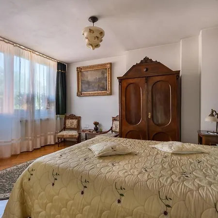 Villa-hotel Escala Kluž