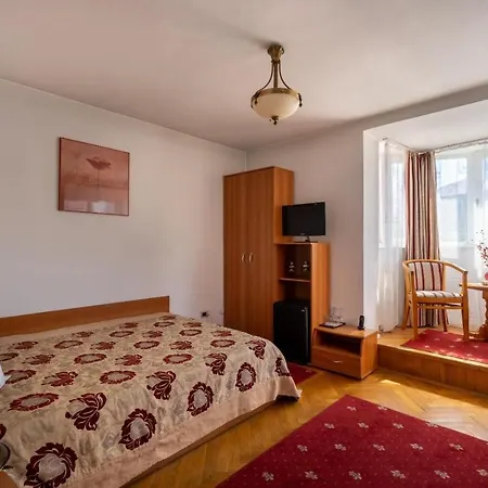 Villa-hotel Escala فندق