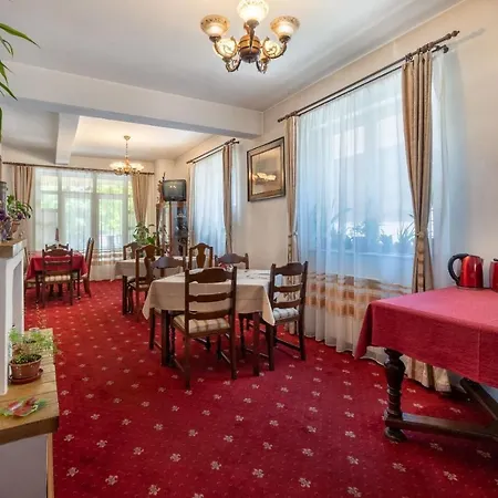 Villa-hotel Escala 4* Kluž
