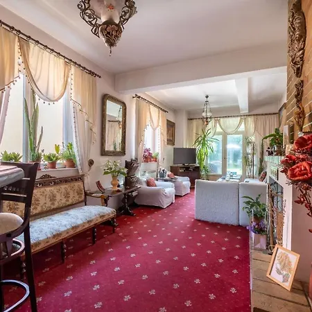 Villa-hotel Escala Kluž