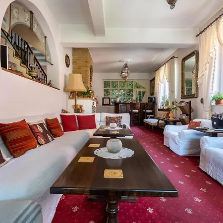 فندق Villa-hotel Escala 4*