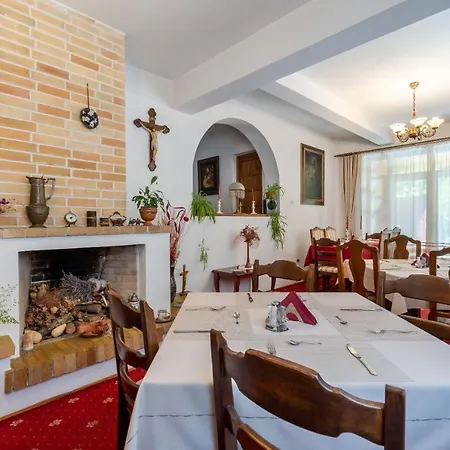 Szálloda Villa-hotel Escala