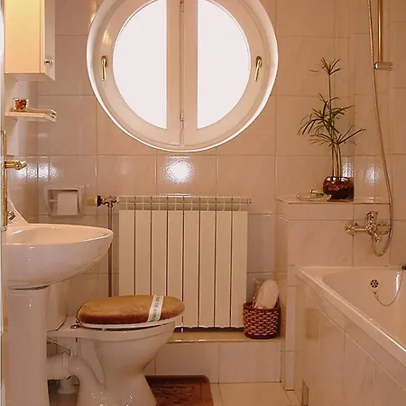 Hotel Villa-hotel Escala 4*