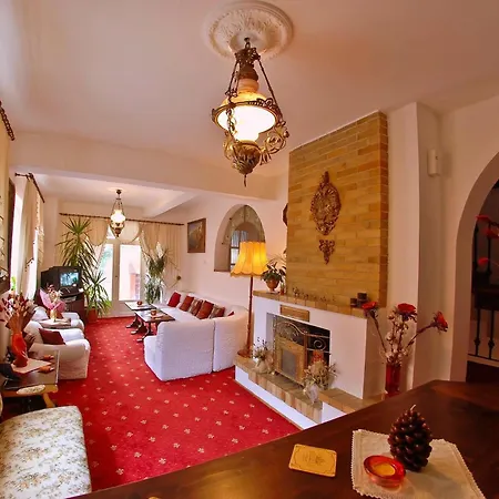 Villa-hotel Escala Hotel