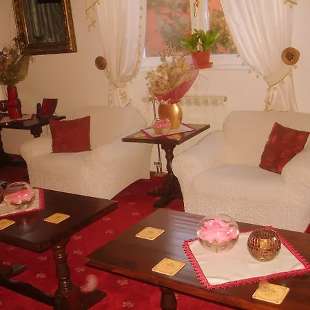 Szálloda Villa-hotel Escala 4*