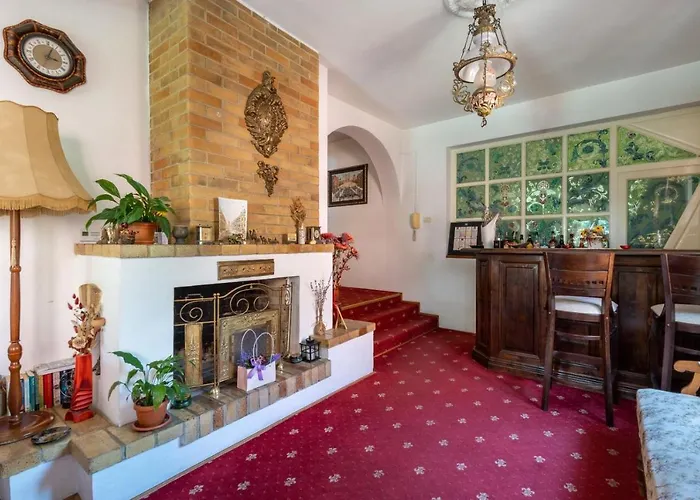 Villa-hotel Escala 4* Kluž