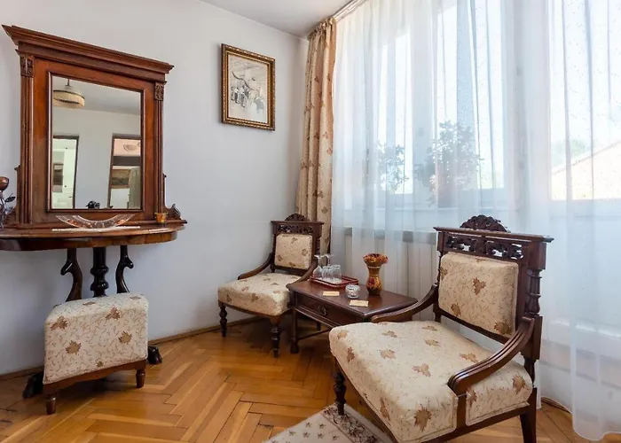 Villa-hotel Escala Hotel Kluž