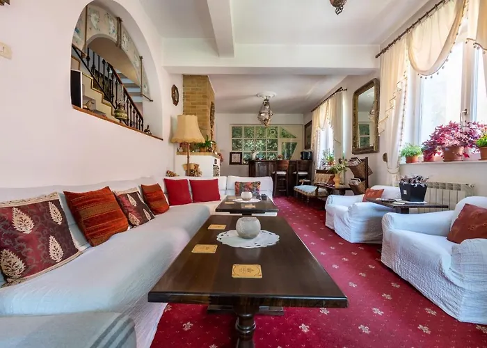 Hotel Villa-hotel Escala 4*